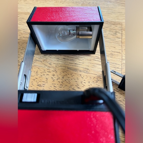 Vintage Lightolier Model 1073 “Automotive” Collapsible Lamp Red&Black Working! - Picture 3 of 10